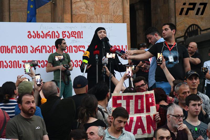 "ალბათ მეყოფოდა ძალა პირველი ვმდგარიყავი და გადავფარებოდი ბავშვებს" - აქციის მონაწილეებს მონაზონმა სიდონიამ მიმართა